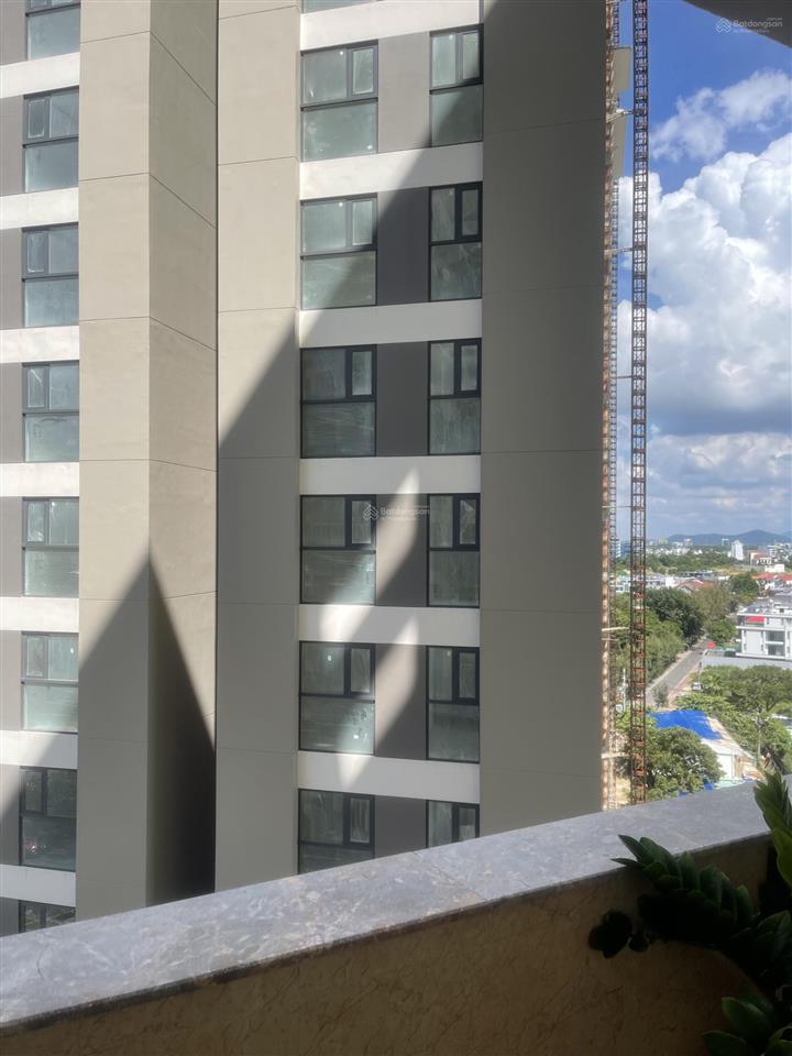 Bán căn hộ 165a thùy vân 90m2 giá 4,5 tỷ. call 0989 116 *** mr hà.