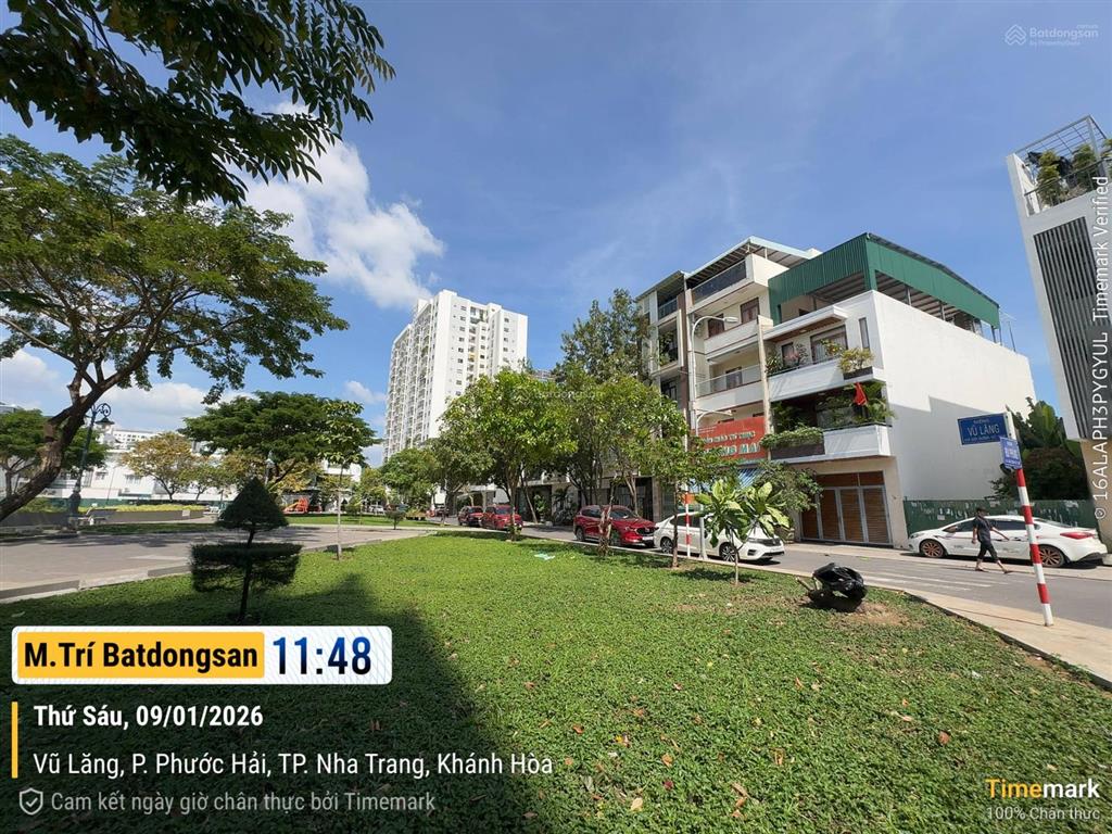 Hạ giá bán nhanh hàng hiếm lô đất đối diện công viên vcn phước hải