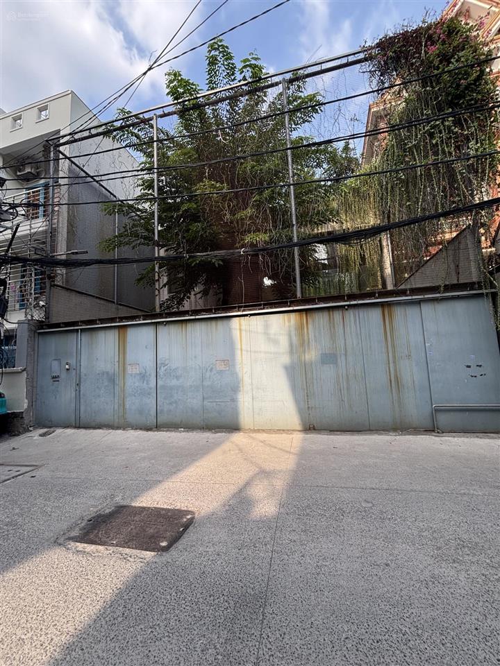 Bán nhà hẻm 6m phạm ngọc thạch, p8, quận 3. dt 6.5 x 20m. 130m2, 3 tầng cũ. giá 30tỷ tl