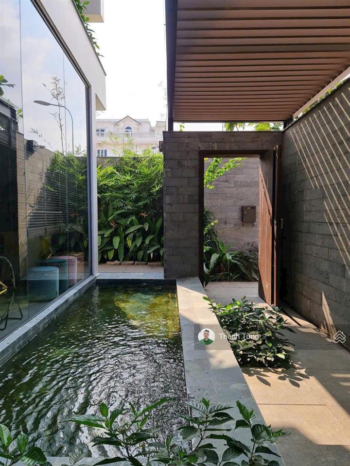 Độc tôn duy nhất  biệt thự mt hoa phượng, phú nhuận  16x18m  3 tầng áp mái  giá 125 tỷ