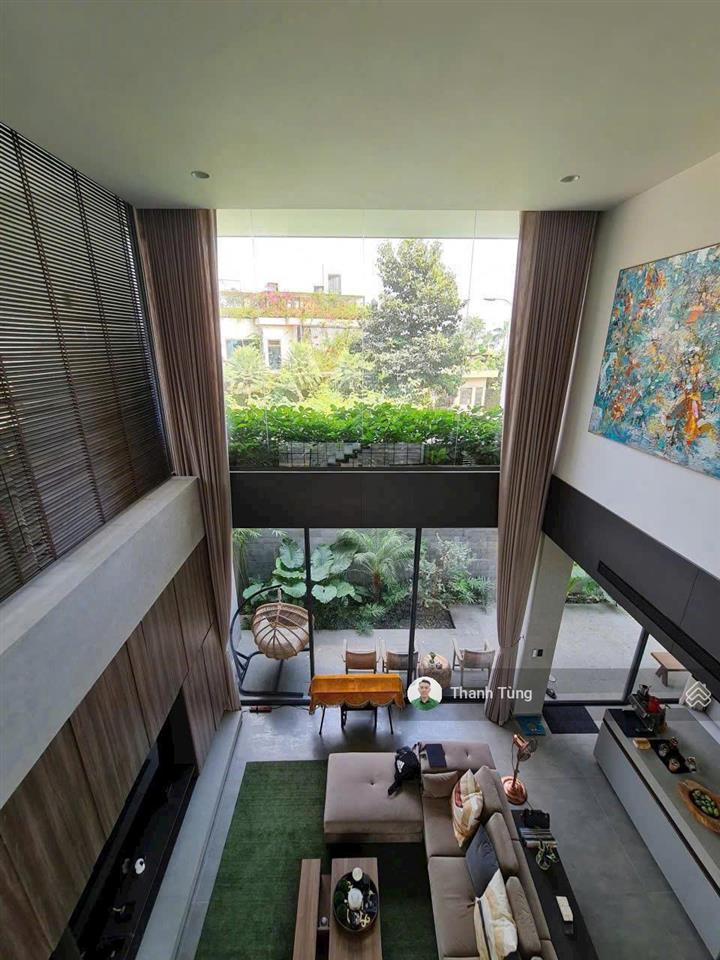 Độc tôn duy nhất  biệt thự mt hoa phượng, phú nhuận  16x18m  3 tầng áp mái  giá 125 tỷ