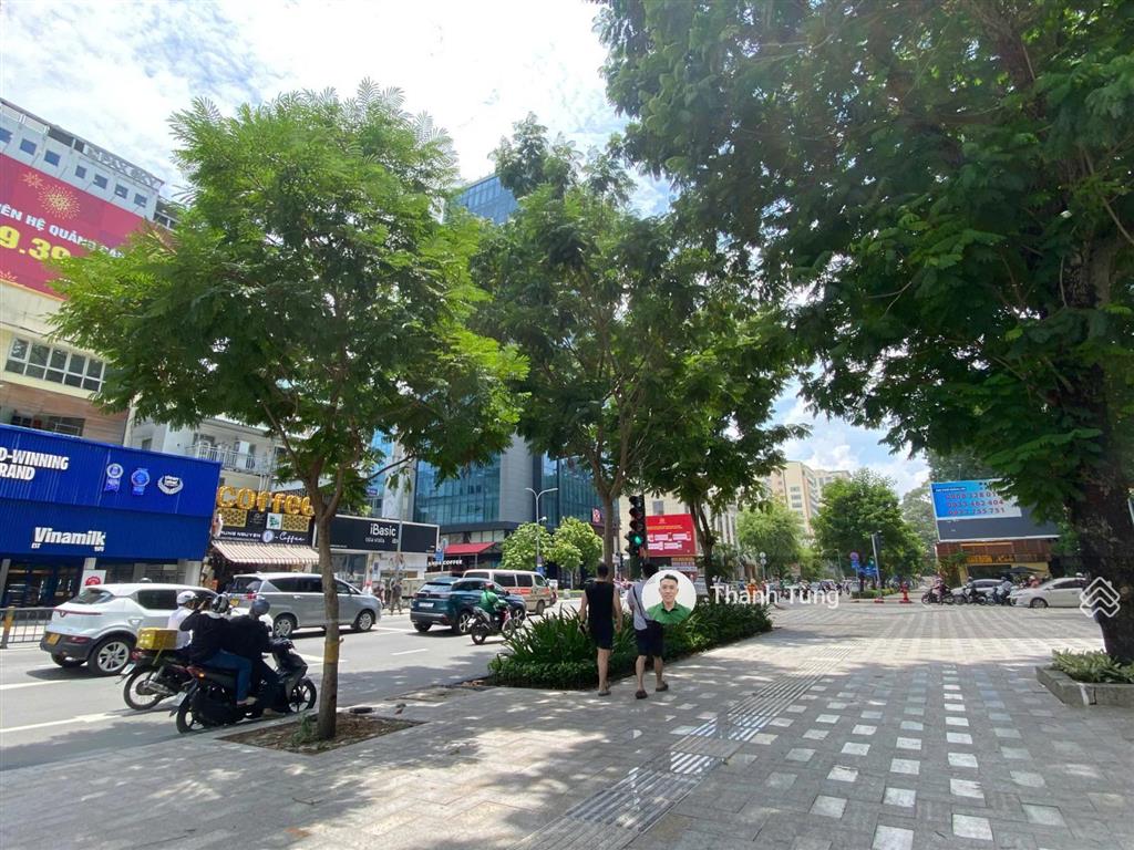 Tòa nhà 2mt nguyễn thị minh khai  cv tao đàn, q3  10x33m  hầm 12 tầng  hđt 1 tỷ/tháng  250 tỷ