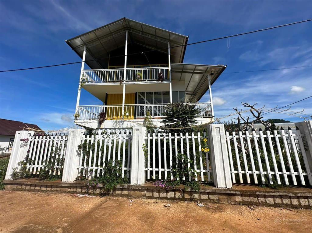 Nhà container đà lạt view đẹp, 3 mặt tiền tà nung, 278m2, 200m2 xây dựng, giá 5.5 tỷ