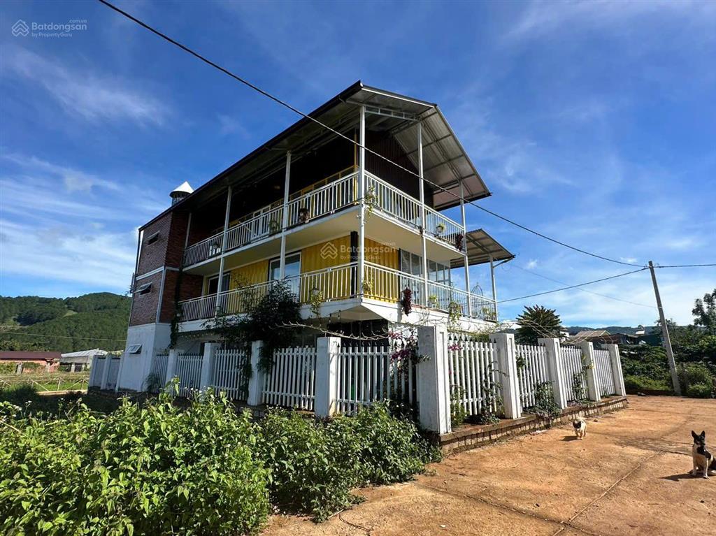 Nhà container đà lạt view đẹp, 3 mặt tiền tà nung, 278m2, 200m2 xây dựng, giá 5.5 tỷ