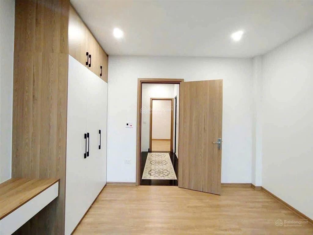 Bán nhà 3 tầng  cách cầu nhật tân 7 phút  hiện đại  sẵn về ở  vf3 đỗ cửa