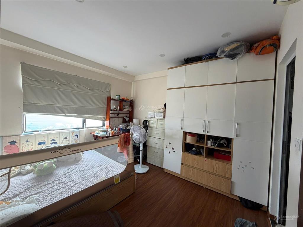 Bán ch 2n 2wc  căn góc  view cầu nhật tân  sông hồng và hồ tây  3.x tỷ