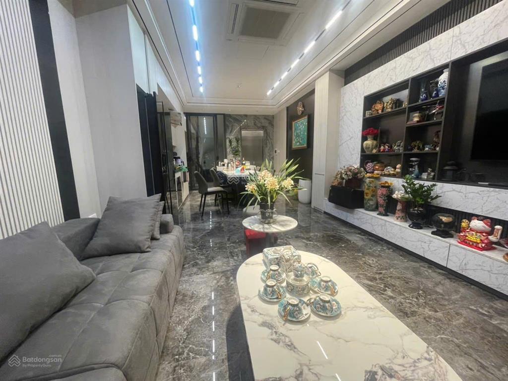 Bán nhà mặt ngõ giang văn minh, ba đình, phân lô, ô tô vào nhà, gần phố. giá 24.8 tỷ