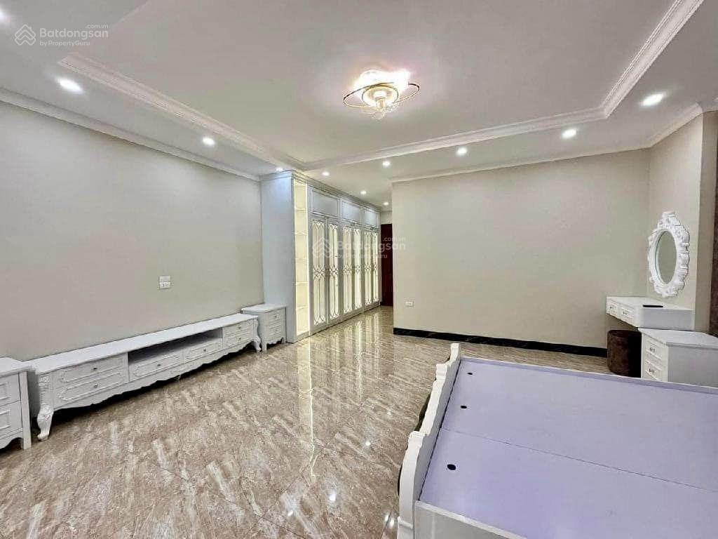 Bán nhà văn cao, ba đình, khu phân lô, dt 80m2, mặt ngõ ô tô tránh, gần phố. giá 30.8 tỷ
