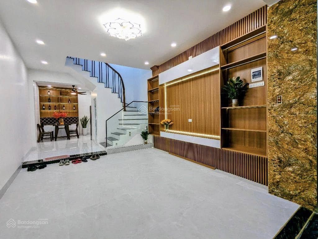 Bán nhà vĩnh phúc, ba đình, dt 50m2, ngõ rộng, 20m ra phố, ô tô đỗ sát cửa. giá 12.5 tỷ