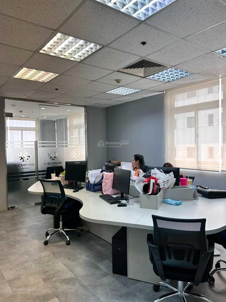 Bán tòa nhà siêu khan hiếm  giá rẻ mt lê hồng phong (10x22m). hđt 350tr. hầm 8 tầng. giá 80 tỷ