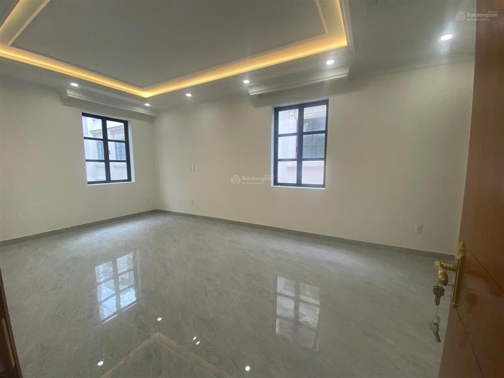 Căn góc 2 mặt tiền cityland park hill, ngang ~8m có thang máy, hợp đồng thuê 75tr/th