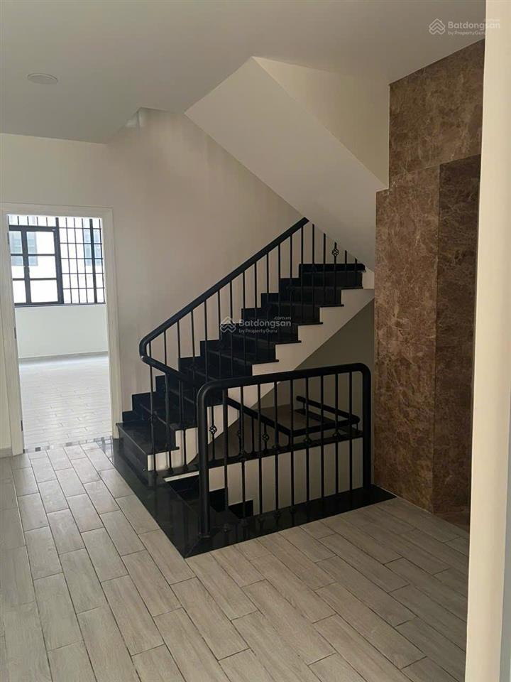Bán căn góc 2 mặt tiền công viên ngang 5m x 20m nhà đẹp có thang máy đang cho thuê 60tr/th/căn