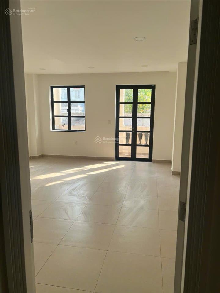 Bán căn góc 2 mặt tiền công viên ngang 5m x 20m nhà đẹp có thang máy đang cho thuê 60tr/th/căn