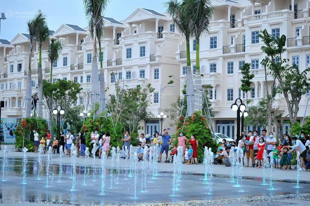 Bán căn góc 2 mặt tiền công viên ngang 5m x 20m nhà đẹp có thang máy đang cho thuê 60tr/th/căn
