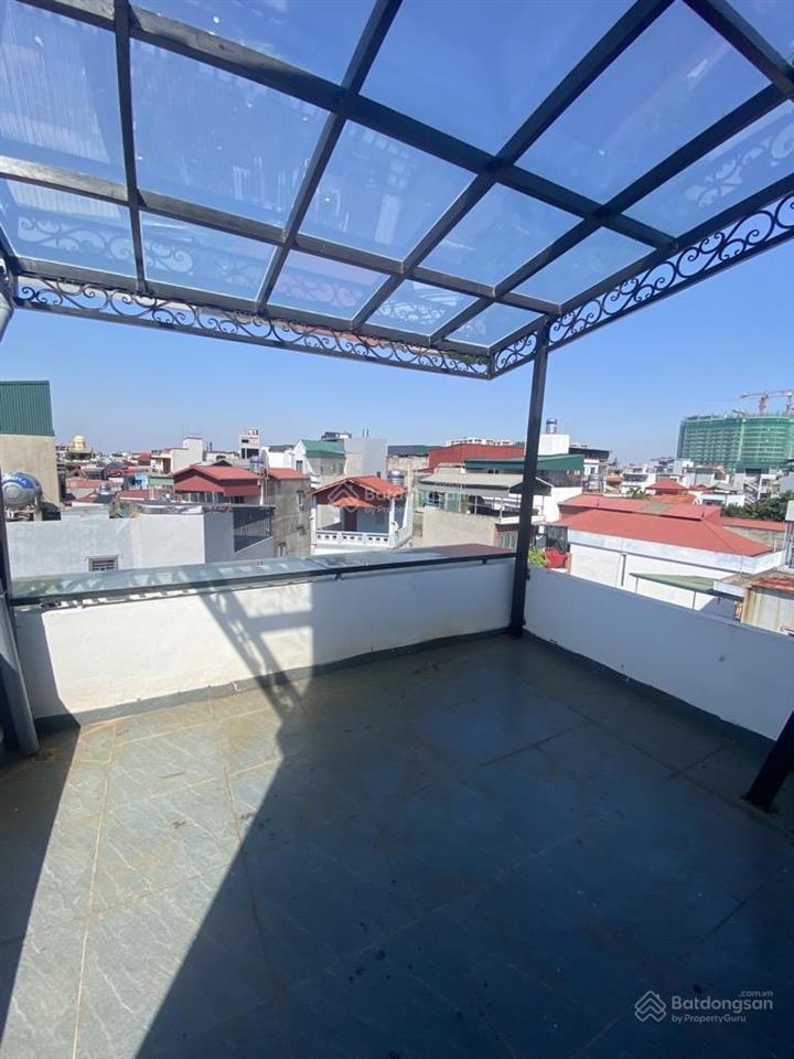Nhà mình bán nhà phố nguyễn văn linh 54m 5 tầng ô tô tránh giá 12.4 tỷ long biên