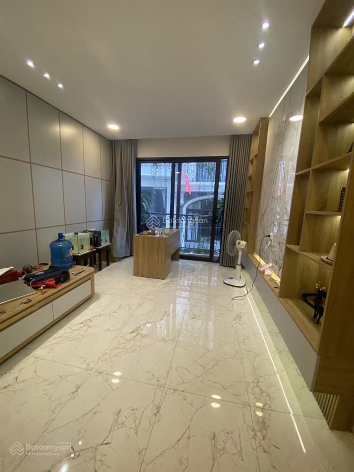 Nhà mình bán nhà phố nguyễn văn linh 54m 5 tầng ô tô tránh giá 12.4 tỷ long biên