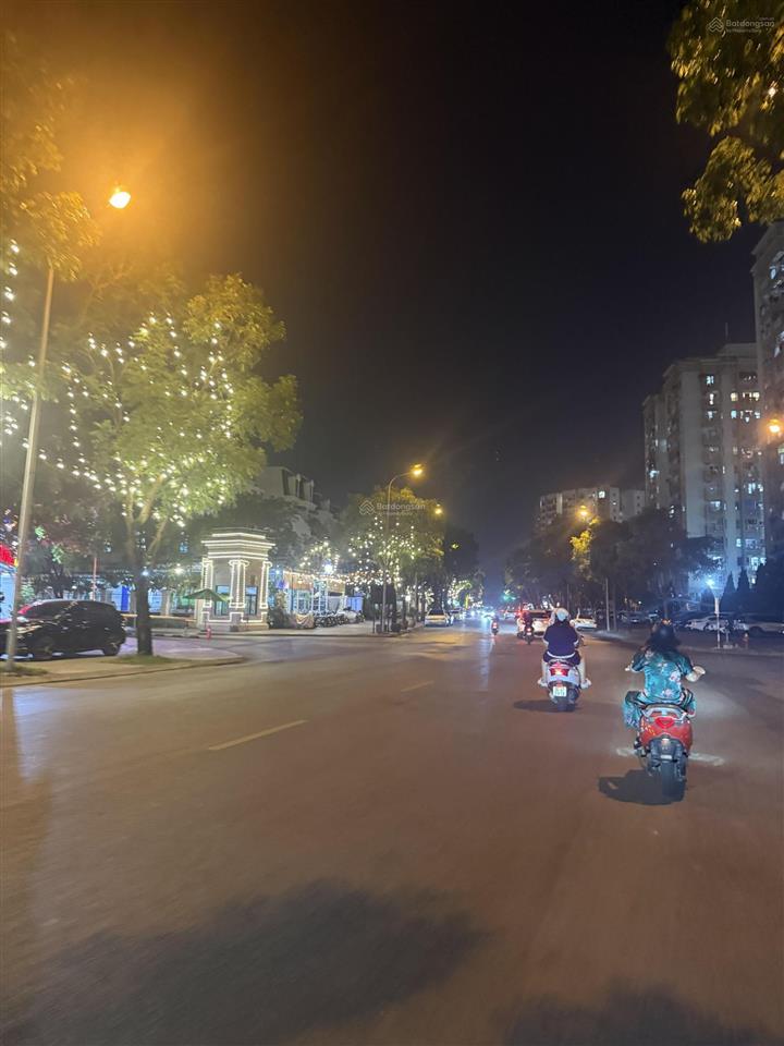 Nhà mình bán chỉ việc về ở luôn 60m 6 tầng ô tô 7 chỗ giảm còn 19.8 tỷ phố nguyễn lam long biên