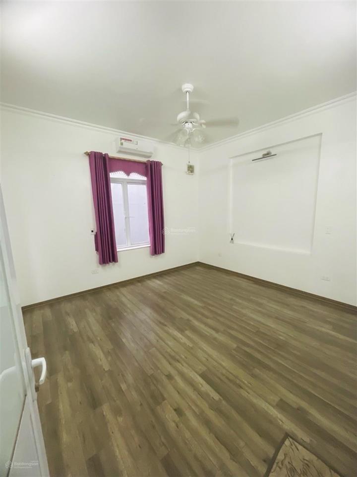 Nhà mình bán tại nguyễn khoái 45m2 5 tầng mặt tiền 4m, giá chỉ 9.95 tỷ ngõ ô tô cực chất hoàng mai