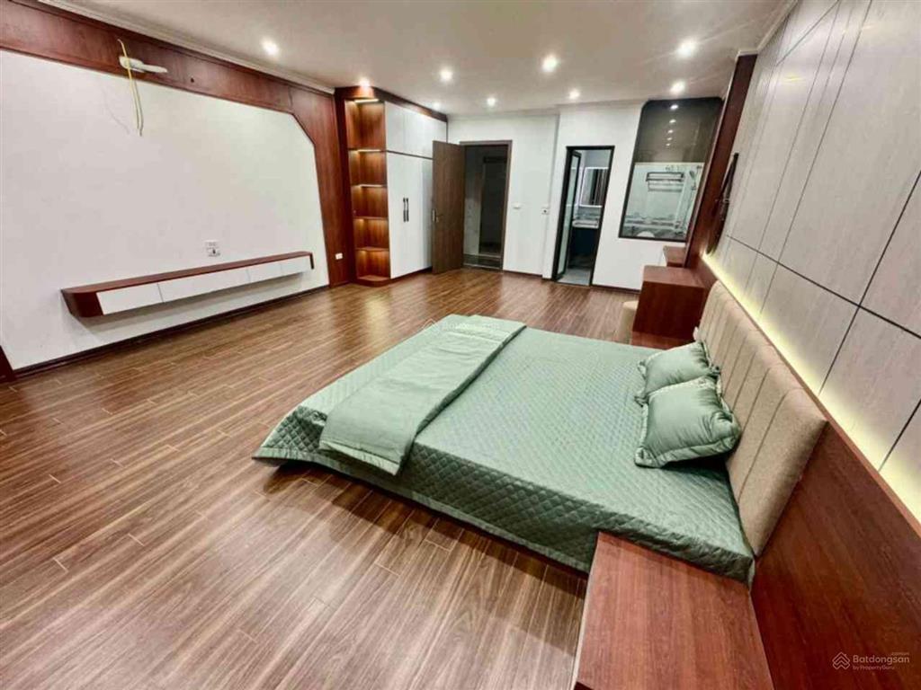 Nhà mình bán tại phố ngũ nhạc 52m 6 tầng mặt tiền 4.8m ô tô đỗ cửa nhà giá 14.4 tỷ hoàng mai