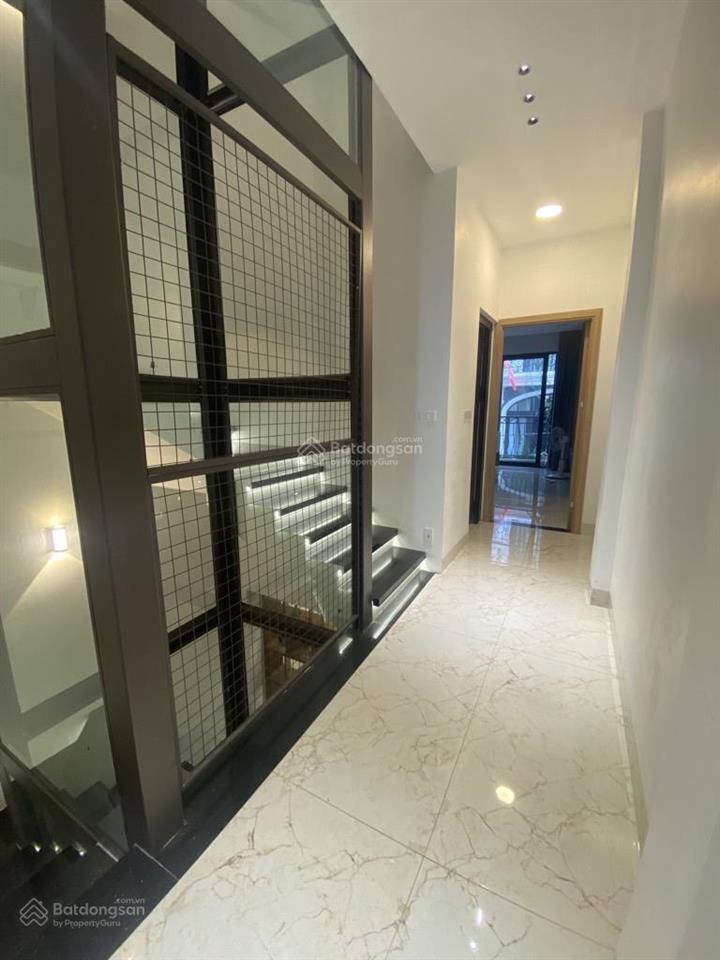 Sở hũu ngay nhà ô tô tránh 3 gác giá bay nhanh 12.1 tỷ phố nam dư 44m 5 tầng mặt tiền 4m hoang mai