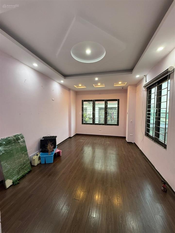 Sở hũu ngay nhà phố ai mộ long biên ô tô tránh giá bây nhanh chỉ 17.9 tỷ 50m 5tầng lô góc cực hiếm