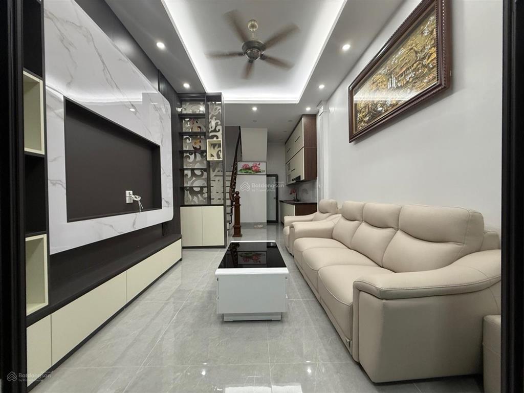 Chỉ 10.5 tỷ có ngay nhà phố nguyễn văn viên 35m 5 tầng vị trí vàng tại hai bà trưng