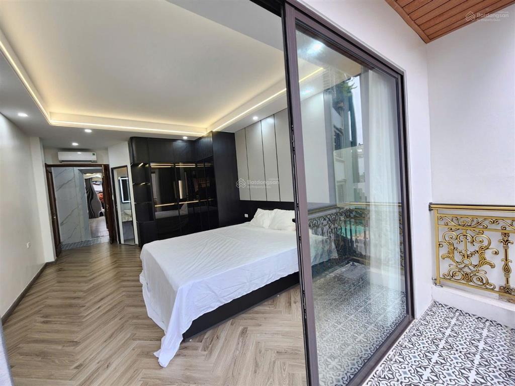 Siêu phẩm phố hoàng mai giá tận tâm 18,3 tỷ 40m 7 tầng mặt tiền 4m ô tô ngủ trong nhà kinh doanh