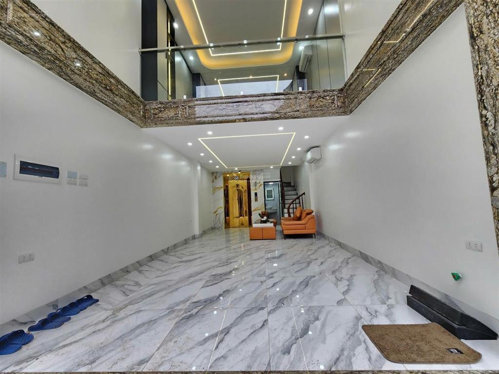 Siêu phẩm phố hoàng mai giá tận tâm 18,3 tỷ 40m 7 tầng mặt tiền 4m ô tô ngủ trong nhà kinh doanh