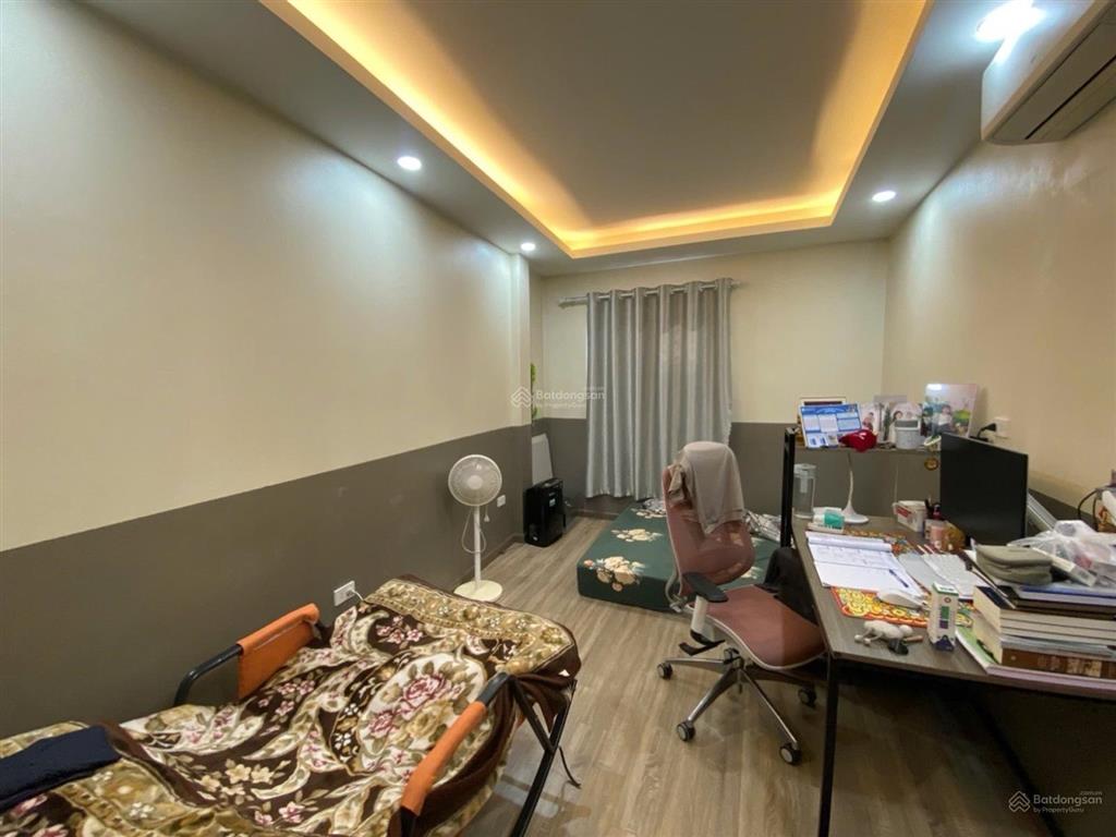 Chỉ 13.2 tỷ có ngay nhà phốtrần khát chân 65m 5 tầng mặttiền 4.5m thông số lý tưởng,lô góc cực hiếm