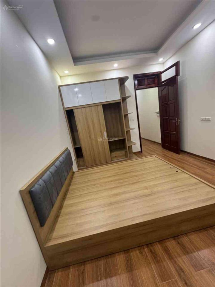Chỉ 25.9 tỷ sở hữu ngay nhà phố hoàng quốc việt 45m 5 tầng mặt tiền 4.2m ô tô tránh giá bay nhanh