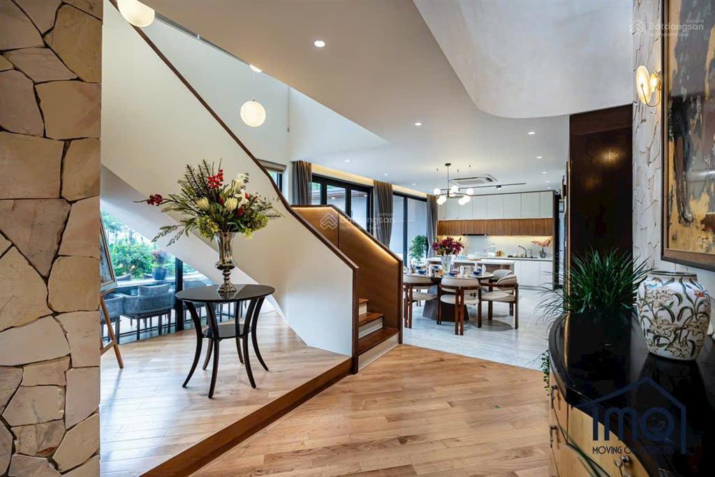 Cho thuê biệt thự sân vườn hồ bơi cao cấp quận 9  chỉ 105 triệu  full nt