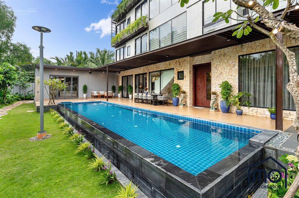 Cho thuê biệt thự sân vườn hồ bơi cao cấp quận 9  chỉ 105 triệu  full nt