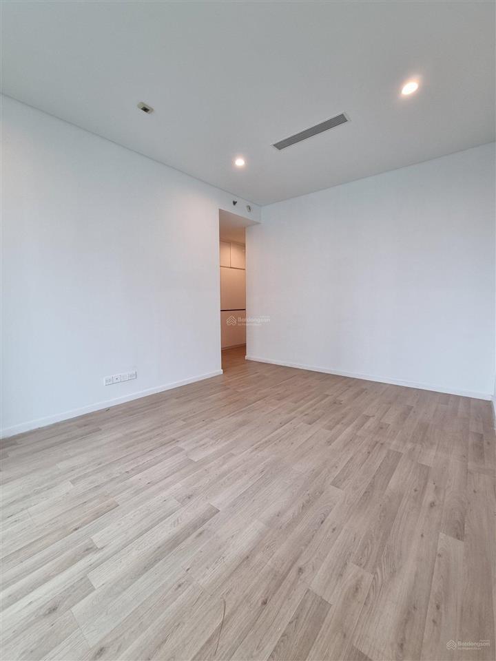 Bán căn sadora 3pn tháp b  120m2 giá 18 tỷ all in