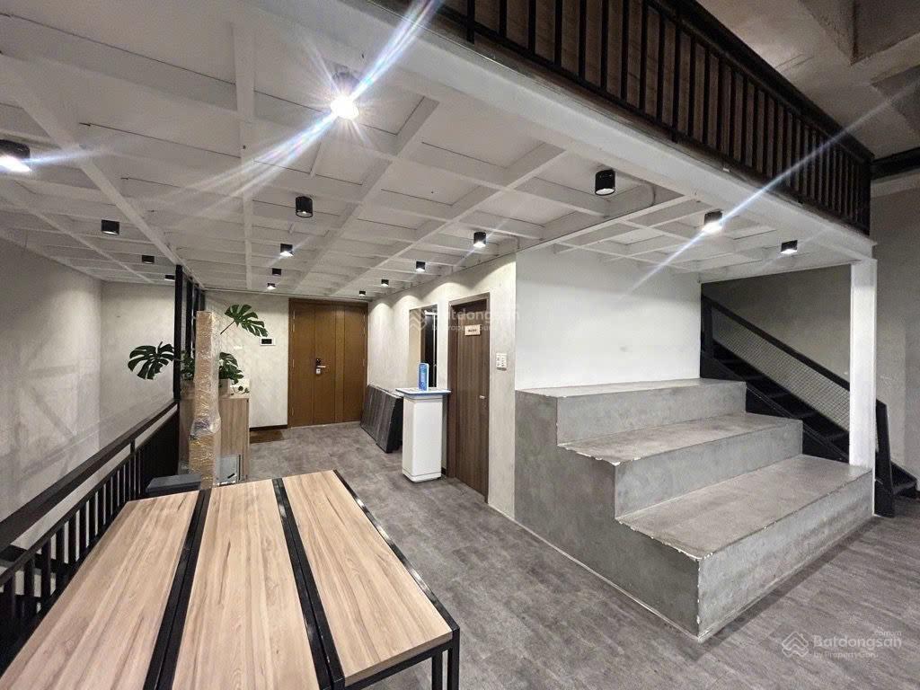 Cho thuê shop sarica sala mặt đường lớn  dtsd 280m² giá 120 triệu