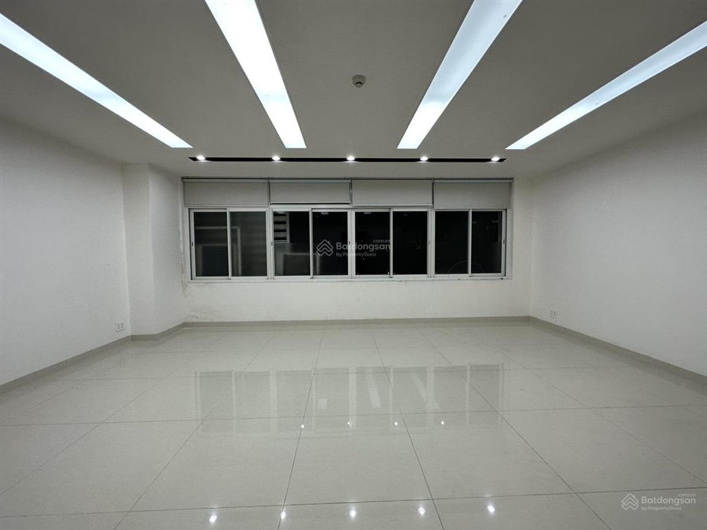 Hot!!  cho thuê căn nhà phố nguyễn cơ thạch sala  gần thisomall dtsd  700m2 giá 220 triệu