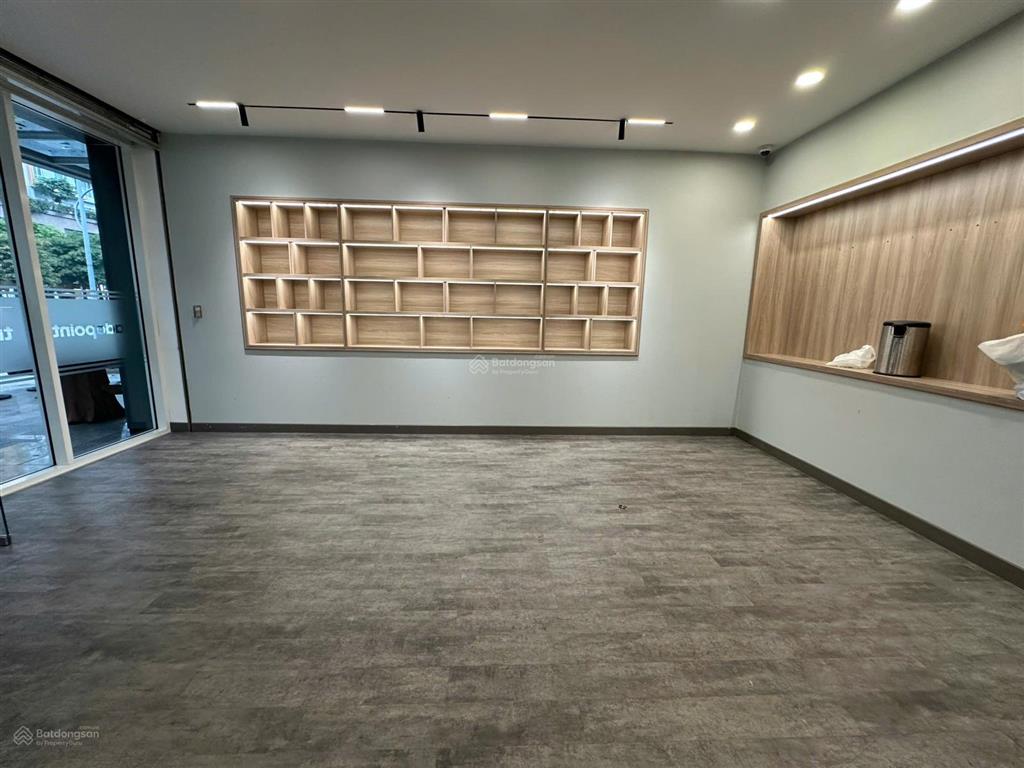 Hot!!  cho thuê căn nhà phố nguyễn cơ thạch sala  gần thisomall dtsd  700m2 giá 220 triệu