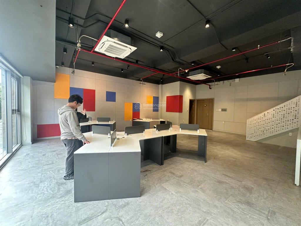 Shophouse sala 3 tầng dt 230m2 cho thuê giá 90 triệu/tháng  nhiều ưu điểm