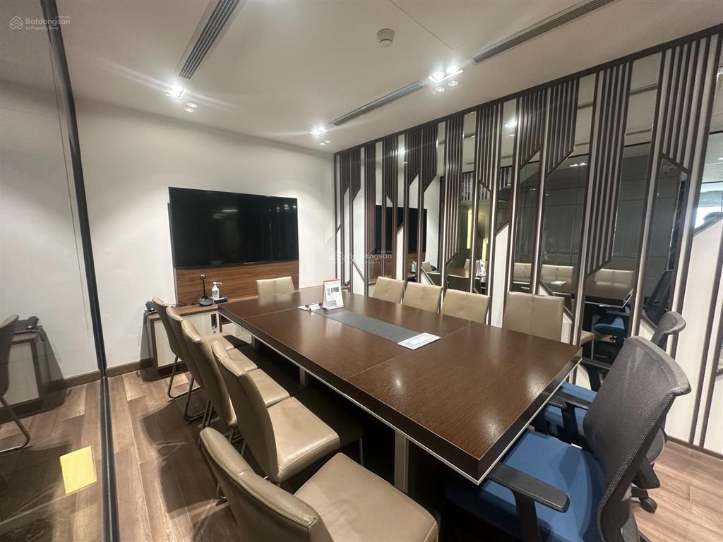 Cho thuê sàn văn phòng sala  full nội thất 120m2 giá 75 triệu bao thuế, pql, điện nước