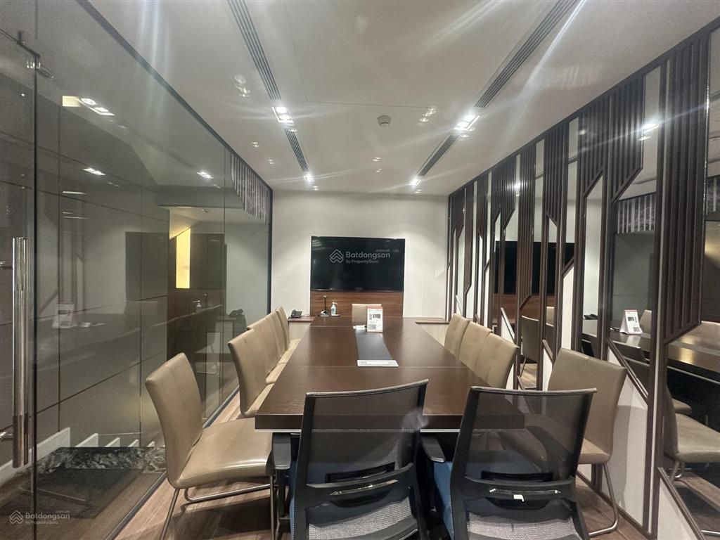 Cho thuê sàn văn phòng sala  full nội thất 120m2 giá 75 triệu bao thuế, pql, điện nước
