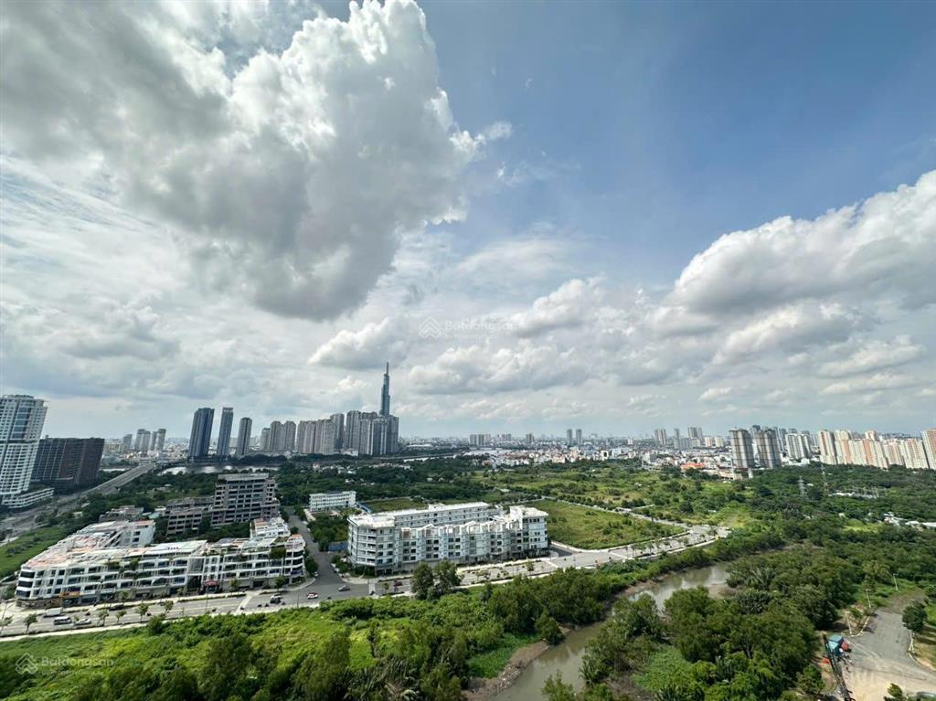 Bán căn duplex sala dt 210m2 giá bán 37 tỷ  hoàn thiện 5pn đẹp view landmark 81