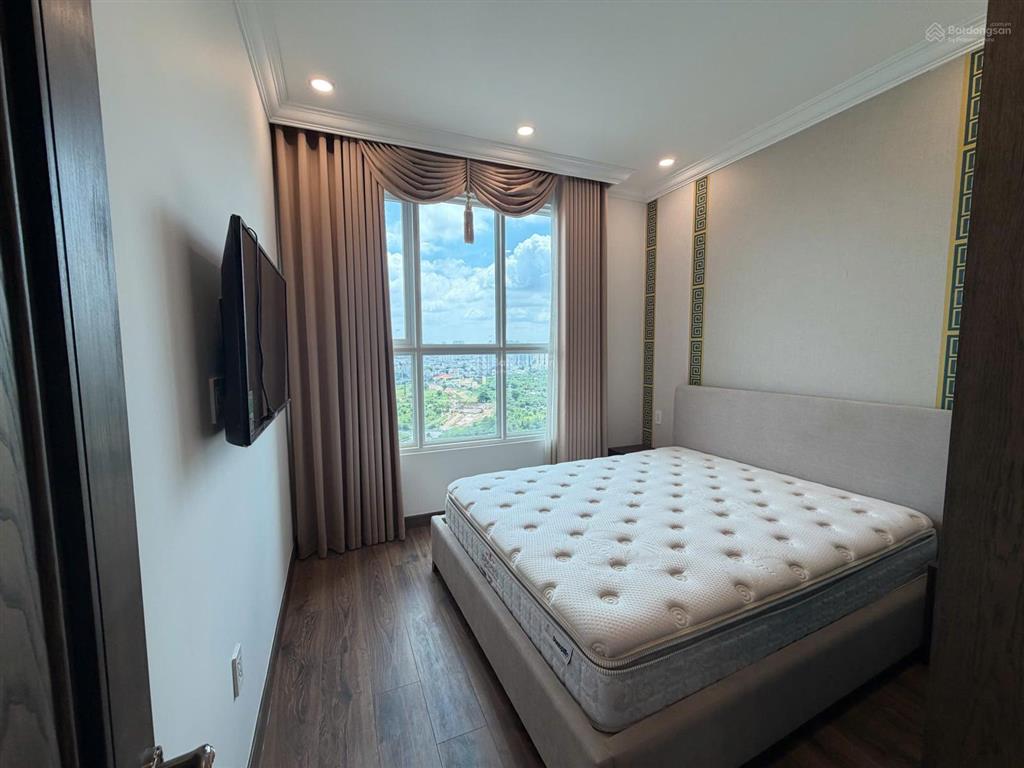 Bán căn duplex sala dt 210m2 giá bán 37 tỷ  hoàn thiện 5pn đẹp view landmark 81