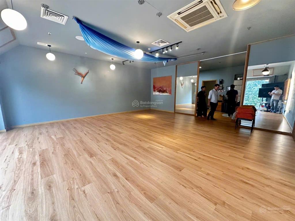 Cho thuê sàn văn phòng sarimi sala  70m2 giá 28 triệu/tháng