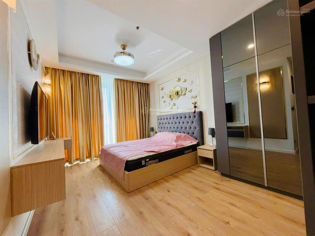 Cho thuê căn góc sarina sala 3pn  127m2  2 ban công  full nội thất giá 45 triệu/tháng