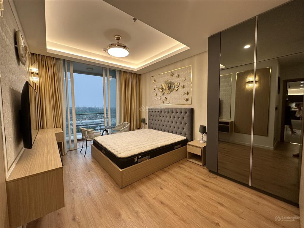 Cho thuê căn góc sarina sala 3pn  127m2  2 ban công  full nội thất giá 45 triệu/tháng