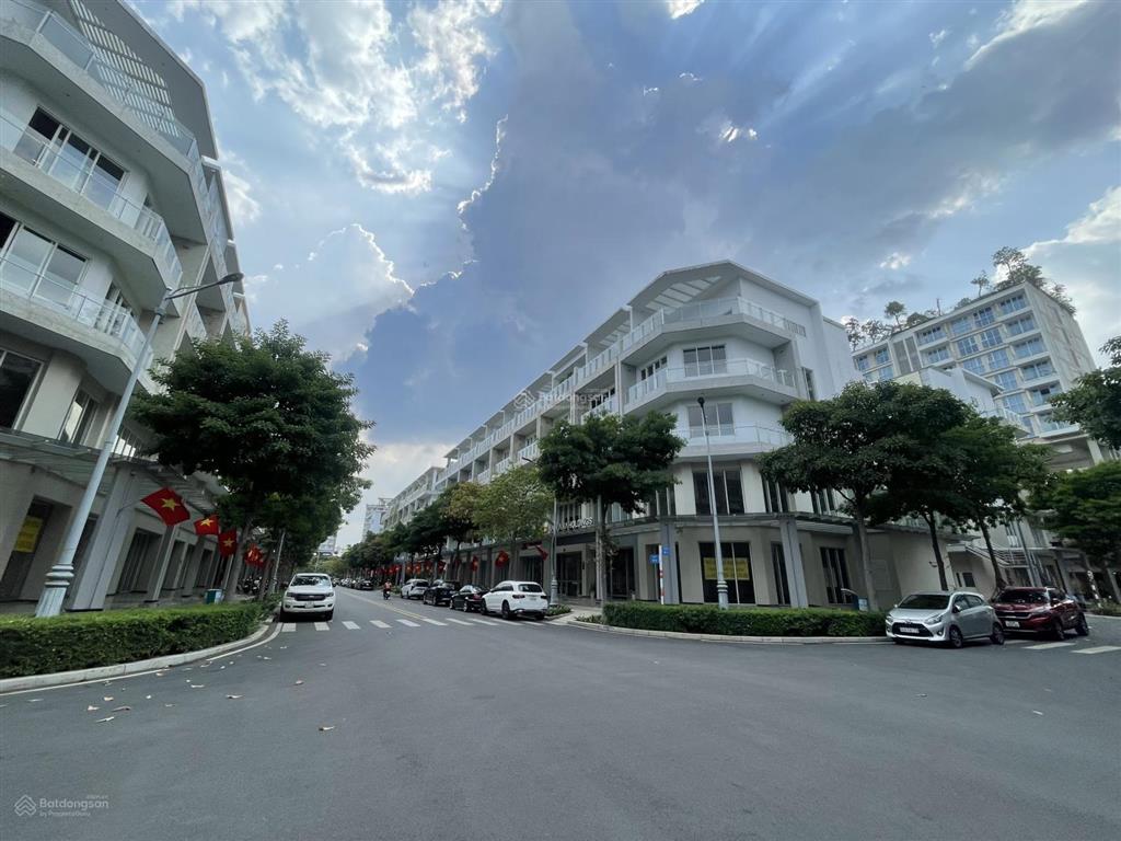 Cho thuê nhà phố mặt tiền b2 khu sala giá 120 triệu bao thuế  nhà đẹp