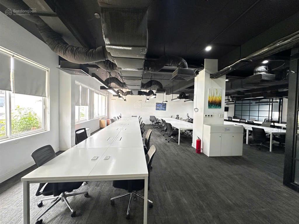 Cho thuê 300m2 sàn văn phòng tại sala full nt chỉ 130 triệu bao pql
