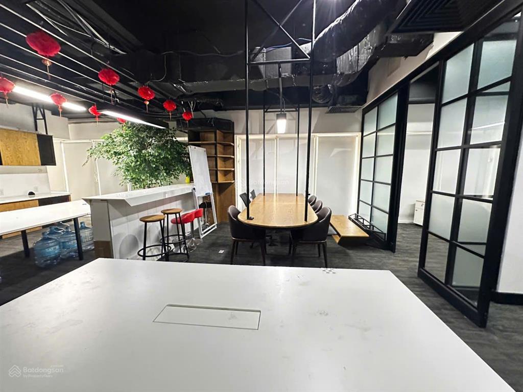 Cho thuê 300m2 sàn văn phòng tại sala full nt chỉ 130 triệu bao pql
