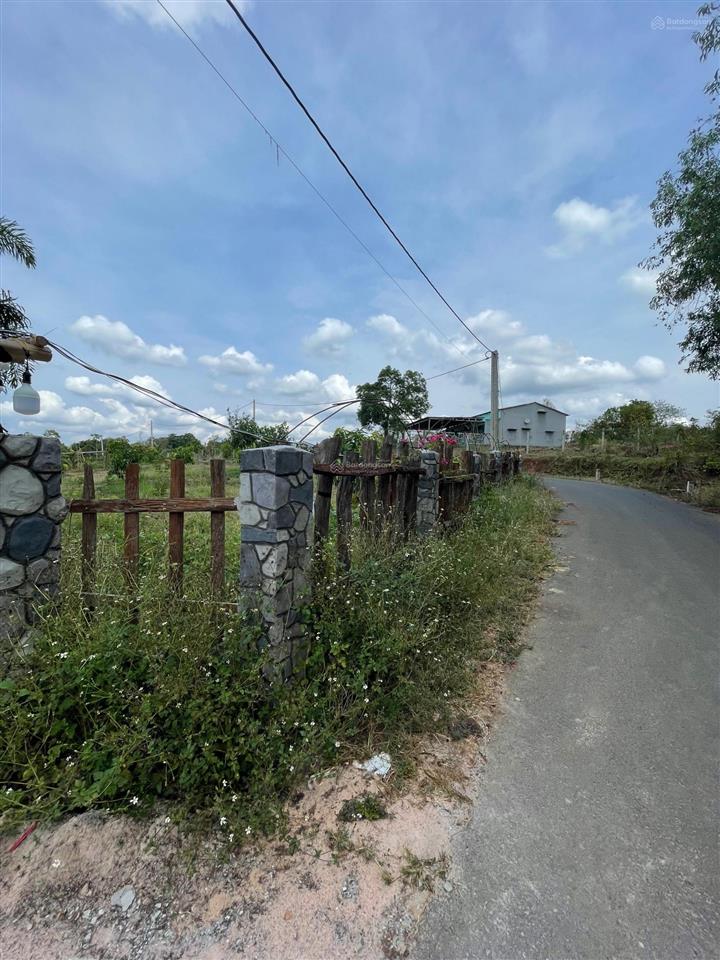 2650m2, 100m2 thổ cư 2 mặt tiền đường nhựa dài 70m, giá 5 tỷ 200