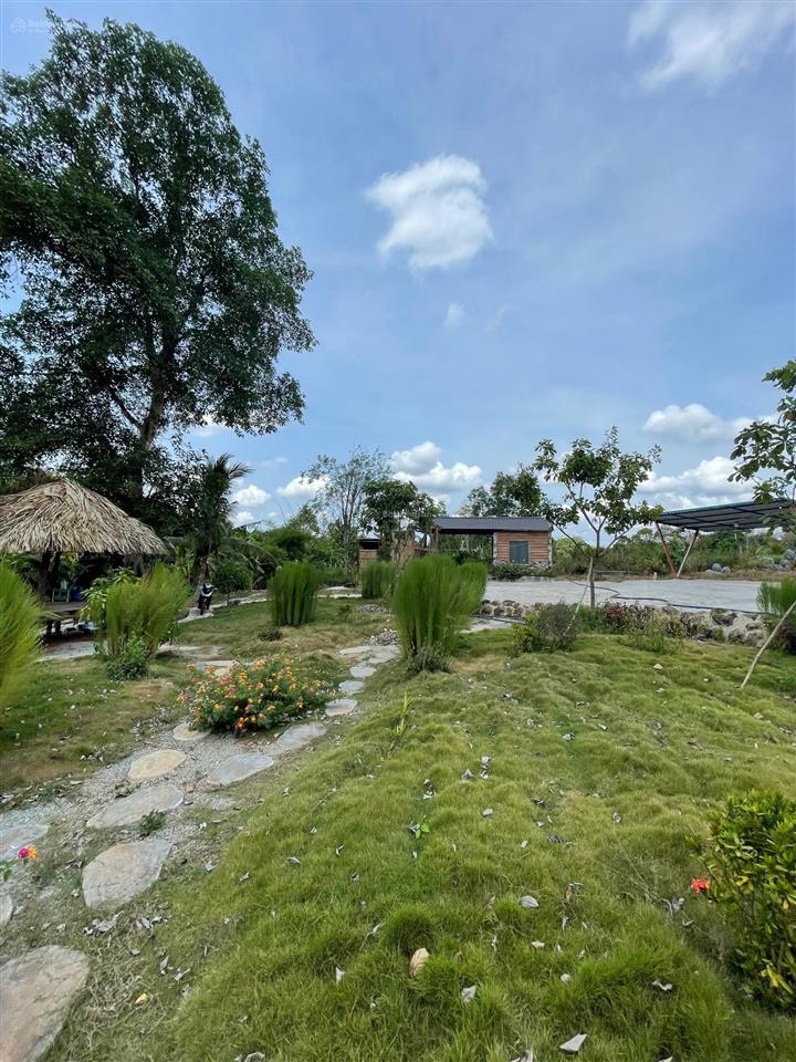 2650m2, 100m2 thổ cư 2 mặt tiền đường nhựa dài 70m, giá 5 tỷ 200