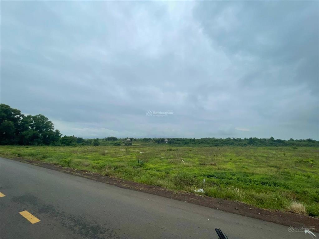 Bán 13900m2, có 960m2 thổ cư, 150m mặt tiền view suối giá 15 tỷ